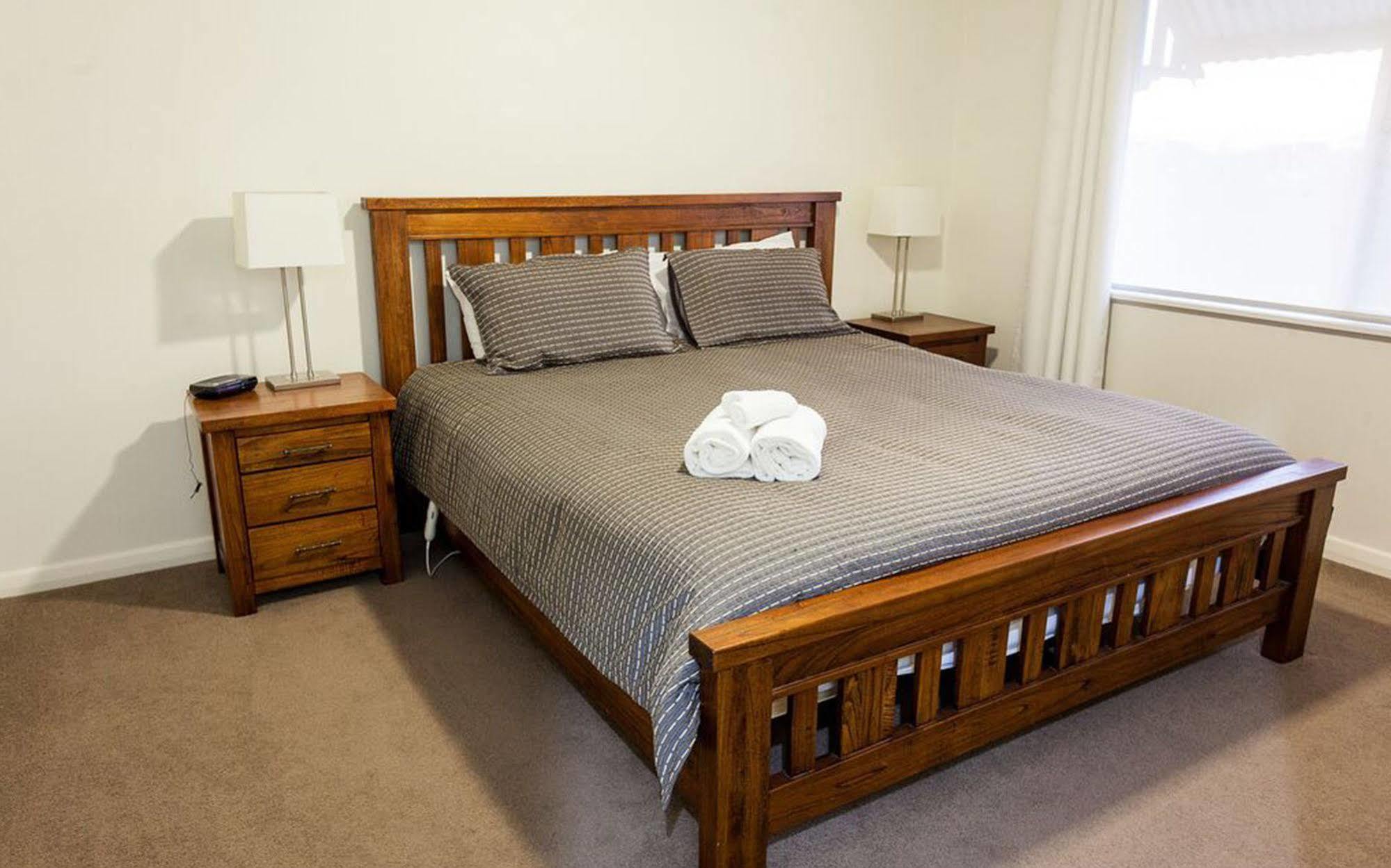 קווינבאיין Point Lonsdale Holiday Apartments (Adults Only) מראה חיצוני תמונה