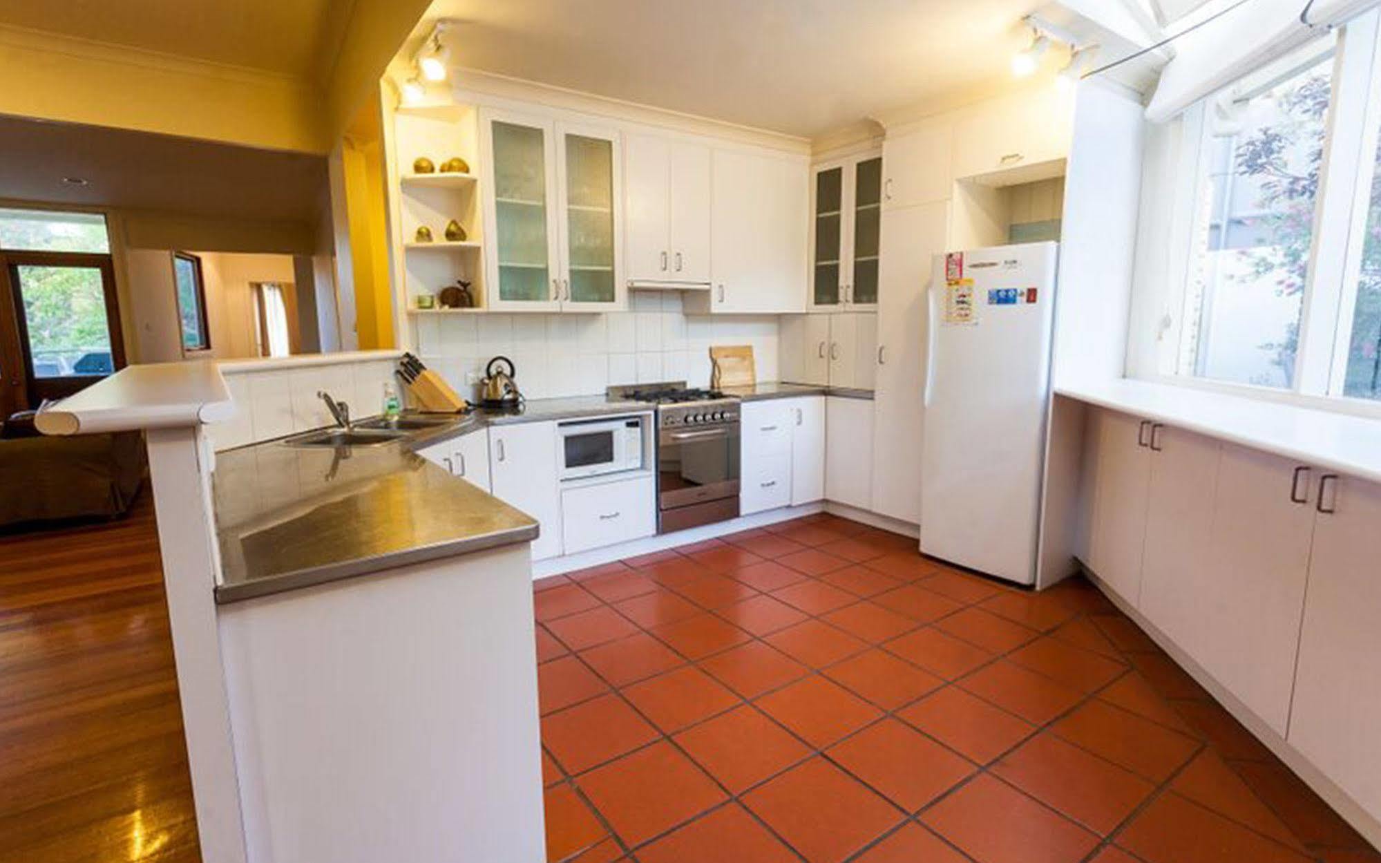 קווינבאיין Point Lonsdale Holiday Apartments (Adults Only) מראה חיצוני תמונה